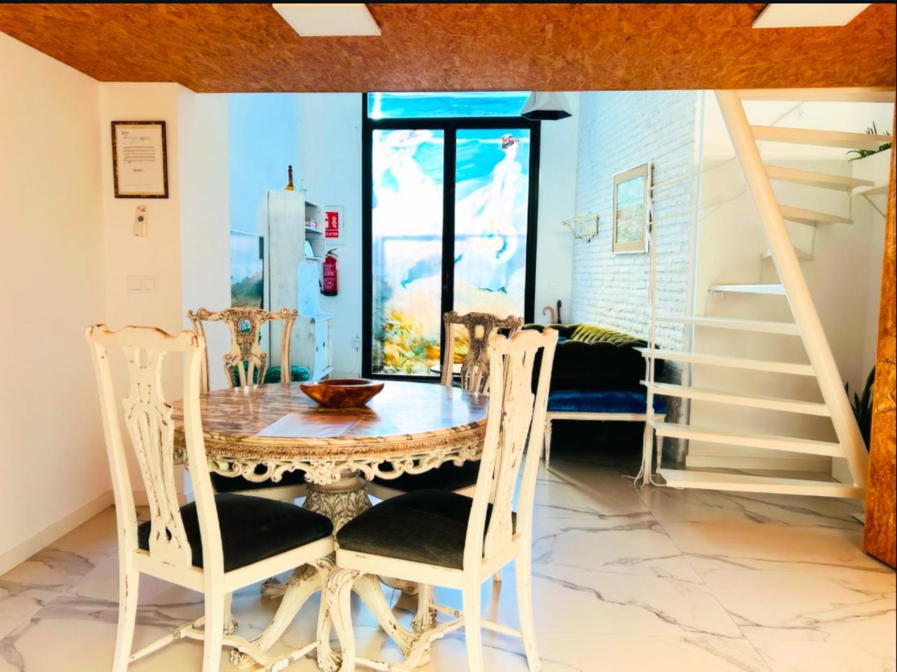 Loft Con Mucha Luz En El Centro Barrio Ruzafa Villa บาเลนเซีย ภายนอก รูปภาพ